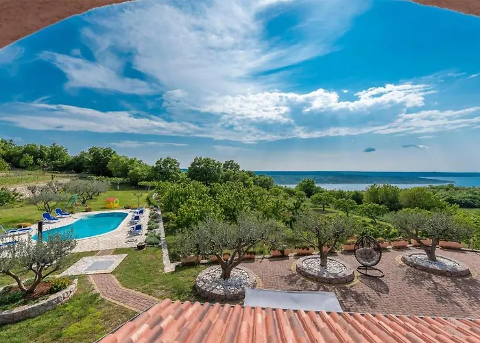 Feriehus Four-bedroom With Sea View 03 *