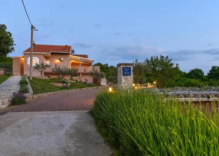 Four-bedroom With Sea View 03