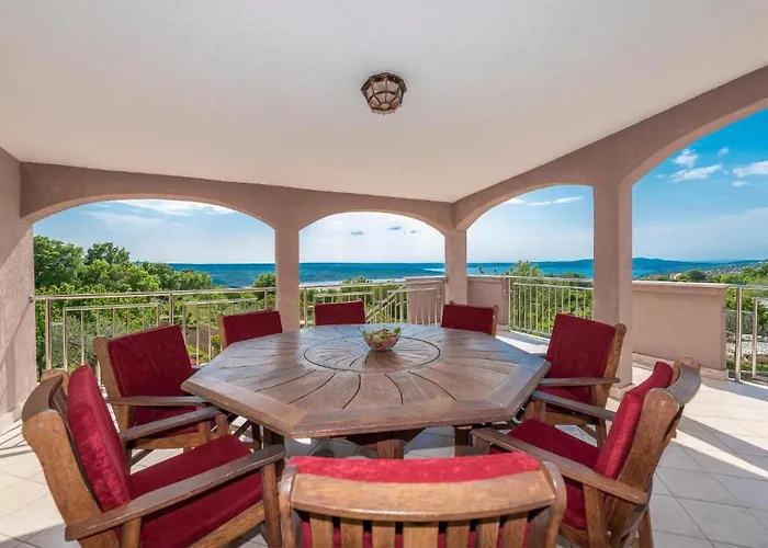 Four-bedroom With Sea View 03