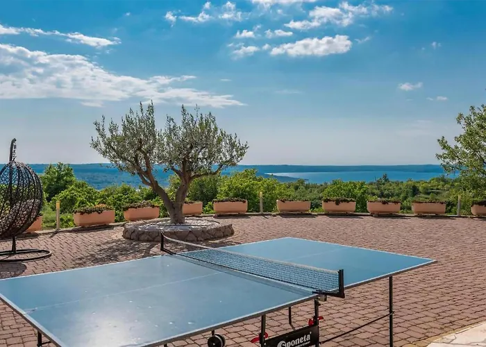 Feriehus Four-bedroom With Sea View 03