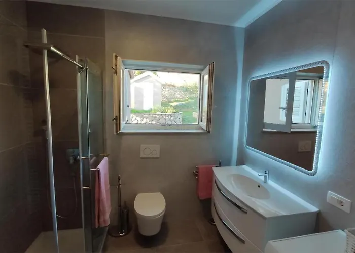 Four-bedroom With Sea View 03