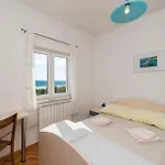 Hébergement de vacances Four-bedroom With Sea View 03 *