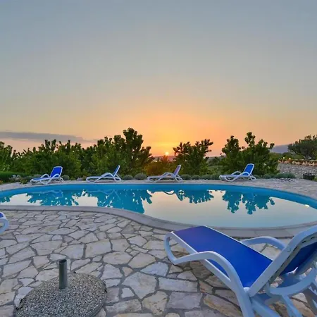 Casa de Férias Four-bedroom With Sea View 03 *