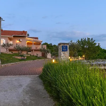 Four-bedroom With Sea View 03