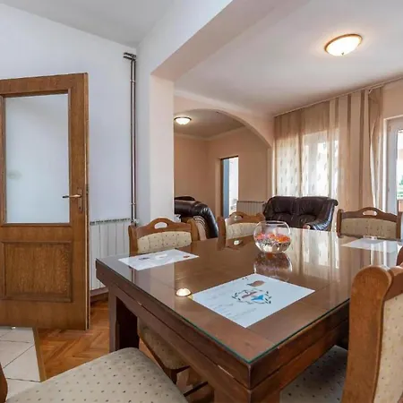 Four-bedroom With Sea View 03