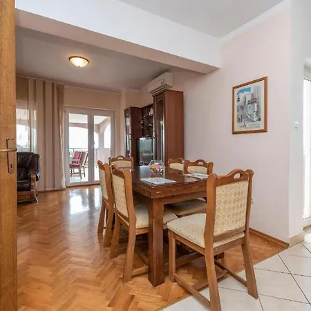 Four-bedroom With Sea View 03
