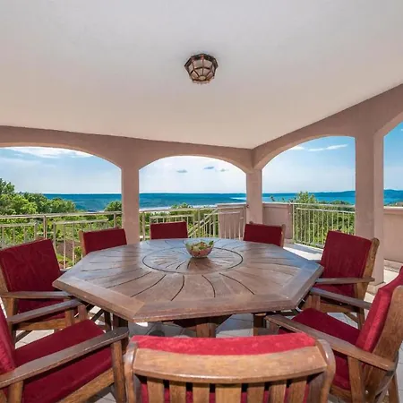 Four-bedroom With Sea View 03