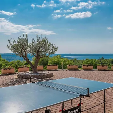 Casa de Férias Four-bedroom With Sea View 03