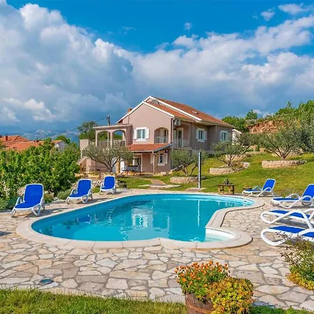 Casa de Férias Four-bedroom With Sea View 03