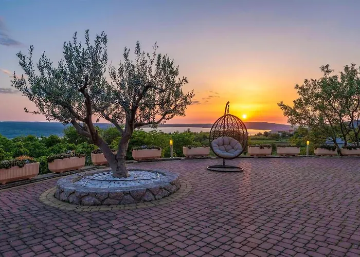 Four-bedroom With Sea View 03 * Kruševo
