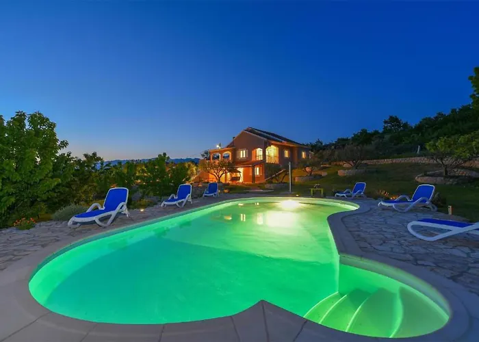 Four-bedroom With Sea View 03 *