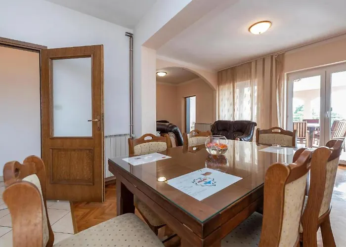 Four-bedroom With Sea View 03