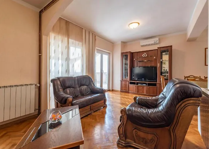 Four-bedroom With Sea View 03 度假居 Kruševo