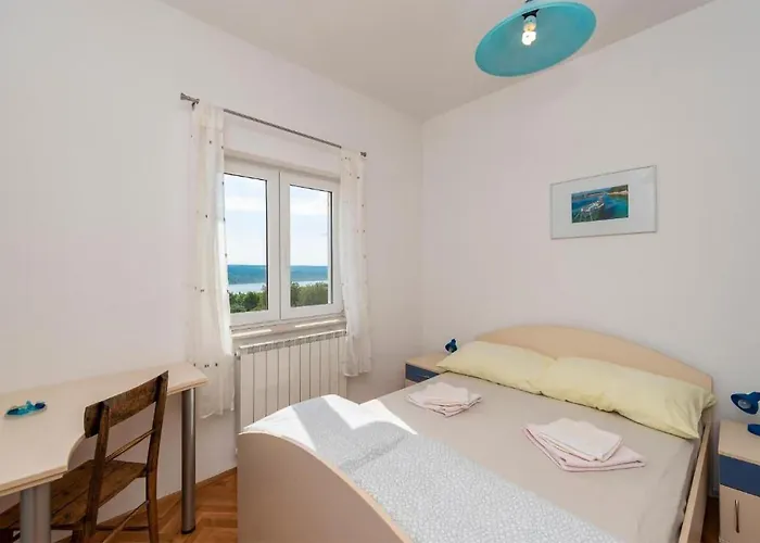 Vakantiehuis Four-bedroom With Sea View 03 *
